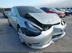 5YJ3E1EB0JF091305 2018 TESLA MODEL 3
