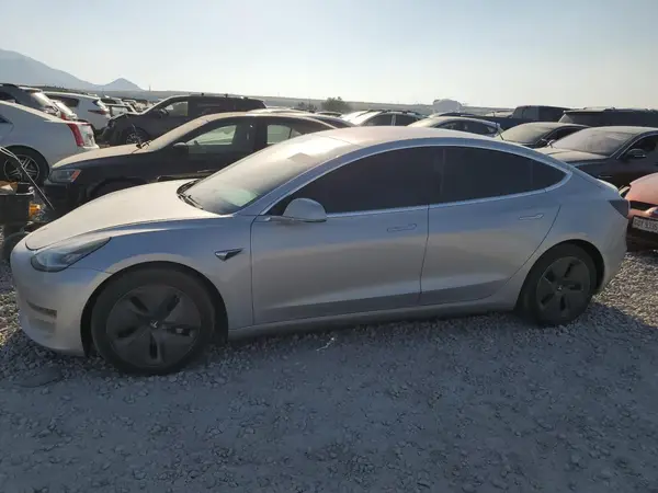 5YJ3E1EB0JF093345 2018 TESLA MODEL 3