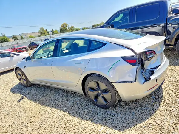 5YJ3E1EB0JF093359 2018 TESLA MODEL 3 - Image 2