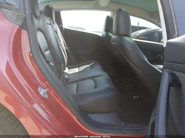 5YJ3E1EB0JF093538 2018 TESLA MODEL 3 - Image 8