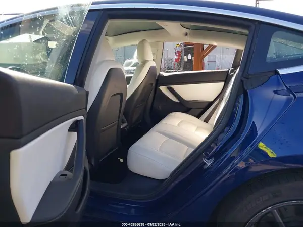 5YJ3E1EB0JF096570 2018 TESLA MODEL 3 - Image 8