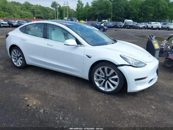 5YJ3E1EB0JF098108 2018 TESLA MODEL 3 - Image 1