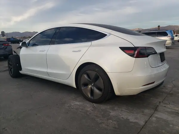 5YJ3E1EB0JF100259 2018 TESLA MODEL 3 - Image 2