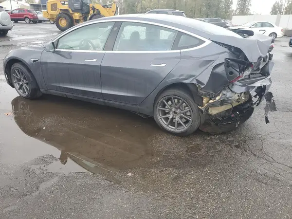 5YJ3E1EB0JF104215 2018 TESLA MODEL 3 - Image 2