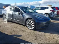 5YJ3E1EB0JF110256 2018 TESLA MODEL 3