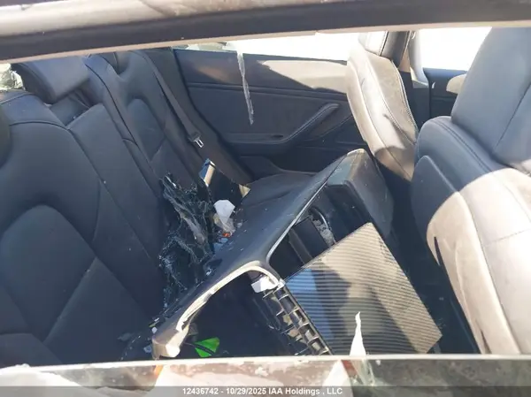 5YJ3E1EB0JF110256 2018 TESLA MODEL 3 - Image 8