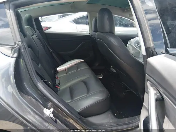 5YJ3E1EB0JF114422 2018 TESLA MODEL 3 - Image 8