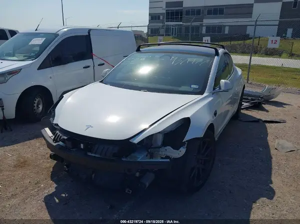 5YJ3E1EB0JF115635 2018 TESLA MODEL 3 - Image 2