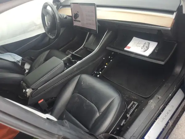 5YJ3E1EB0JF116073 2018 TESLA MODEL 3 - Image 8