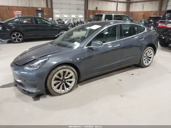 5YJ3E1EB0JF121208 2018 TESLA MODEL 3 - Image 2