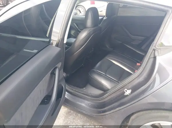 5YJ3E1EB0JF121211 2018 TESLA MODEL 3 - Image 8