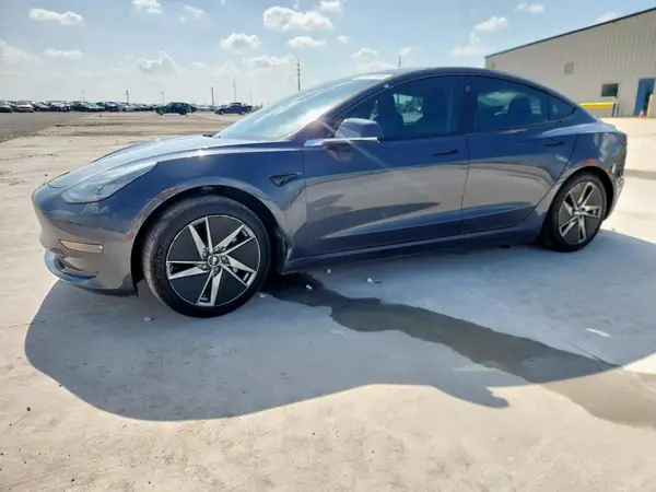 5YJ3E1EB0JF129079 2018 TESLA MODEL 3 - Image 1