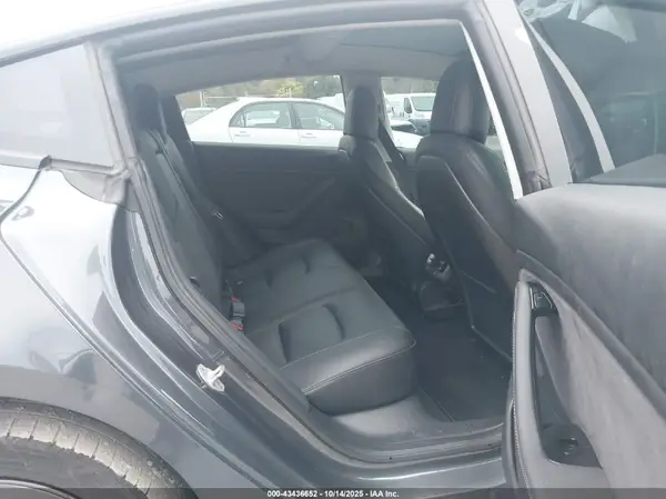 5YJ3E1EB0JF131365 2018 TESLA MODEL 3 - Image 8