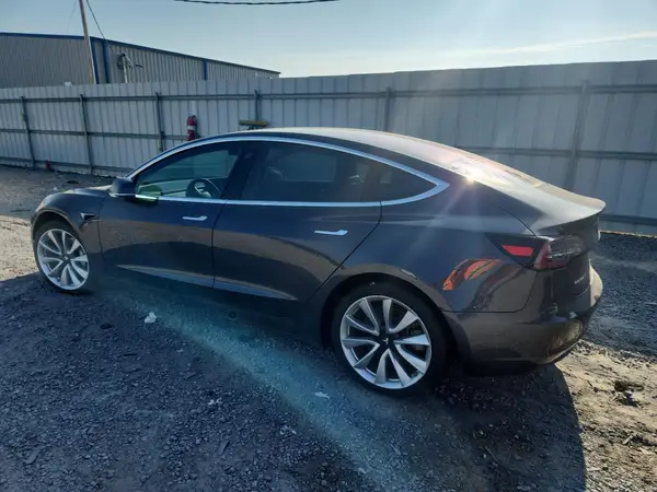 5YJ3E1EB0JF132564 2018 TESLA MODEL 3 - Image 2