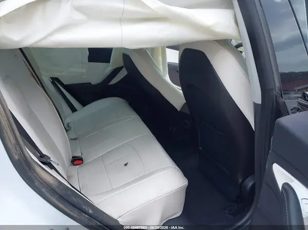 5YJ3E1EB0JF135643 2018 TESLA MODEL 3 - Image 8