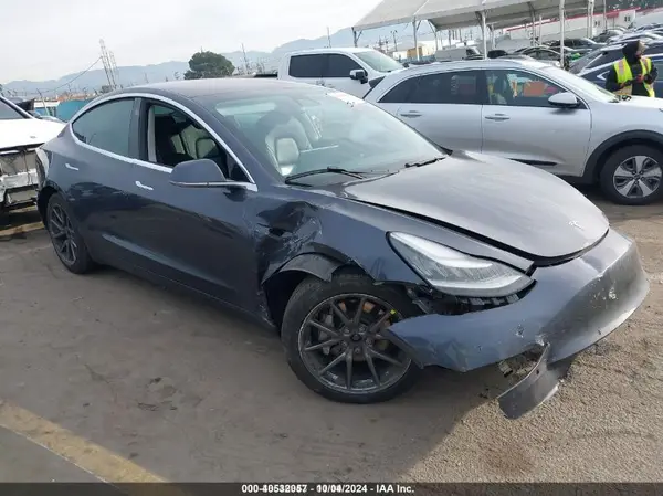 5YJ3E1EB0JF150286 2018 TESLA MODEL 3 - Image 1