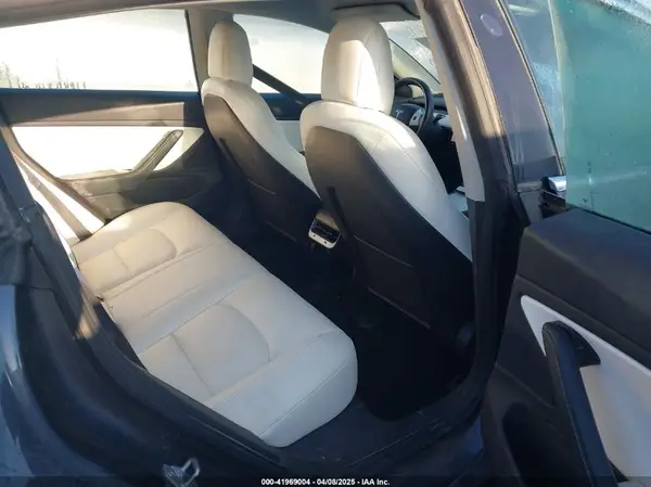 5YJ3E1EB0JF170215 2018 TESLA MODEL 3 - Image 8