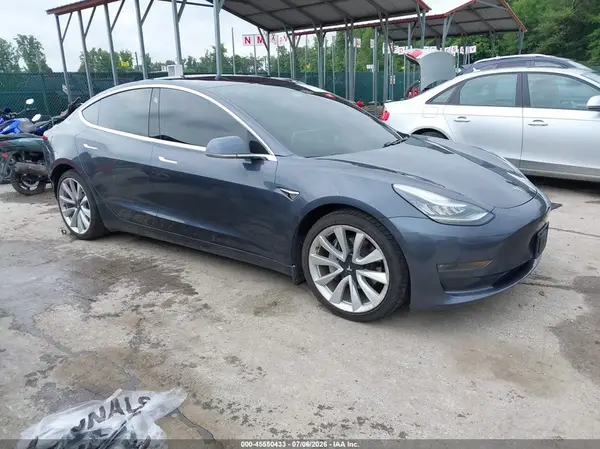 5YJ3E1EB0JF170232 2018 TESLA MODEL 3 - Image 1