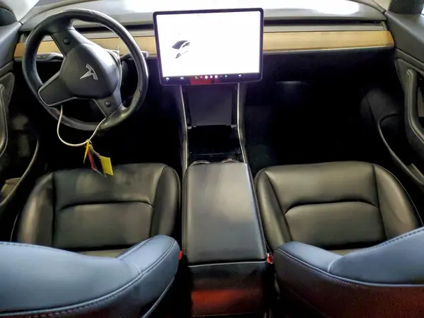 5YJ3E1EB0JF182560 2018 TESLA MODEL 3 - Image 8