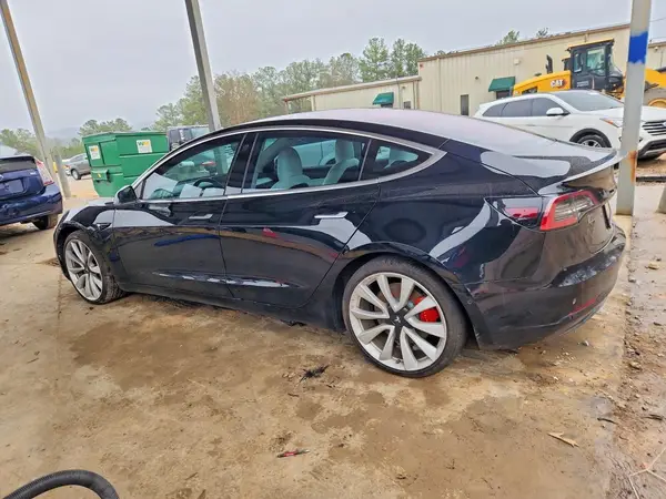 5YJ3E1EB0JF182932 2018 TESLA MODEL 3 - Image 2