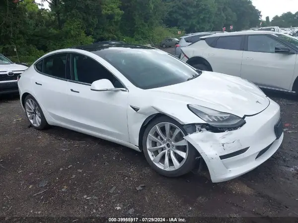 5YJ3E1EB0KF194385 2019 TESLA MODEL 3 - Image 1