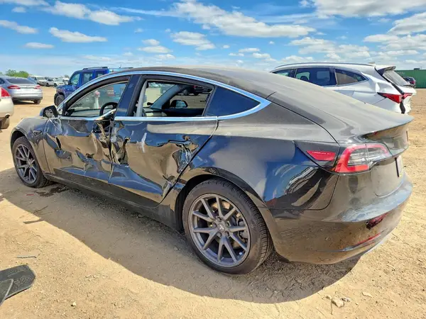 5YJ3E1EB0KF208513 2019 TESLA MODEL 3 - Image 2