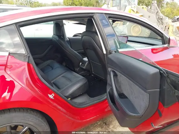 5YJ3E1EB0KF210617 2019 TESLA MODEL 3 - Image 8