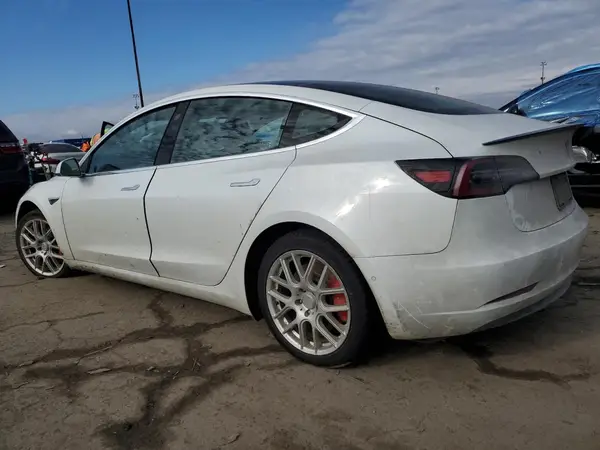 5YJ3E1EB0KF231144 2019 TESLA MODEL 3 - Image 2