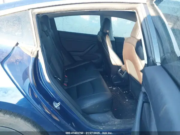 5YJ3E1EB0KF387877 2019 TESLA MODEL 3 - Image 8