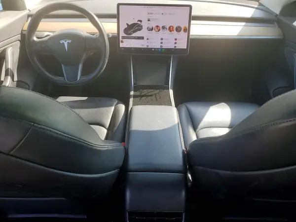 5YJ3E1EB0KF389113 2019 TESLA MODEL 3 - Image 8