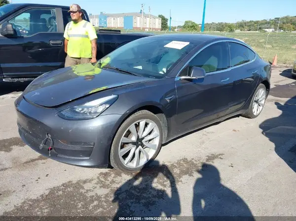 5YJ3E1EB0KF391640 2019 TESLA MODEL 3 - Image 2
