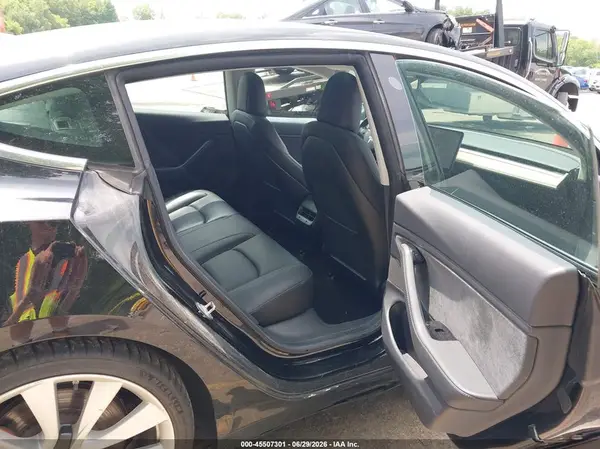5YJ3E1EB0KF392593 2019 TESLA MODEL 3 - Image 8
