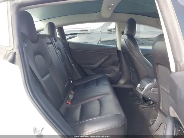 5YJ3E1EB0KF422014 2019 TESLA MODEL 3 - Image 8