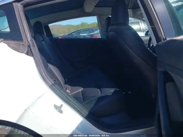 5YJ3E1EB0KF438696 2019 TESLA MODEL 3 - Image 8