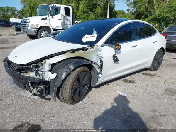 5YJ3E1EB0KF442215 2019 TESLA MODEL 3 - Image 2