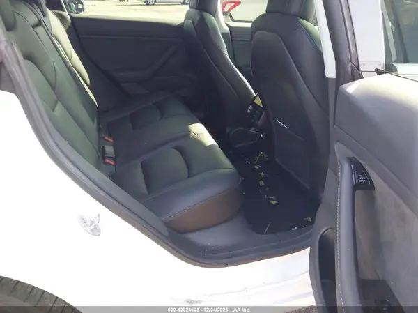 5YJ3E1EB0KF442215 2019 TESLA MODEL 3 - Image 8