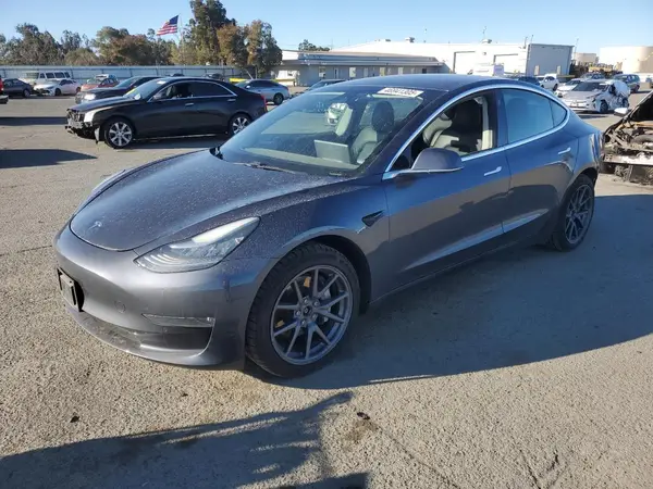 5YJ3E1EB0KF451996 2019 TESLA MODEL 3 - Image 1