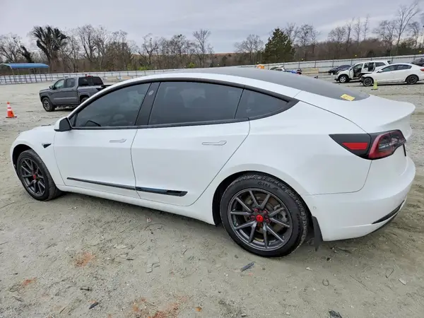 5YJ3E1EB0KF493360 2019 TESLA MODEL 3 - Image 2