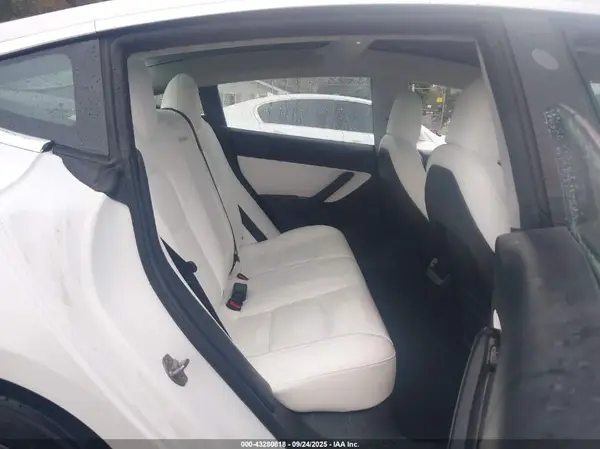 5YJ3E1EB0KF494508 2019 TESLA MODEL 3 - Image 8
