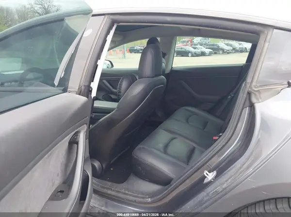 5YJ3E1EB0KF520685 2019 TESLA MODEL 3 - Image 8