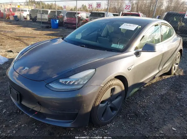 5YJ3E1EB0LF588907 2020 TESLA MODEL 3 - Image 2