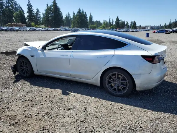 5YJ3E1EB0LF665520 2020 TESLA MODEL 3 - Image 2