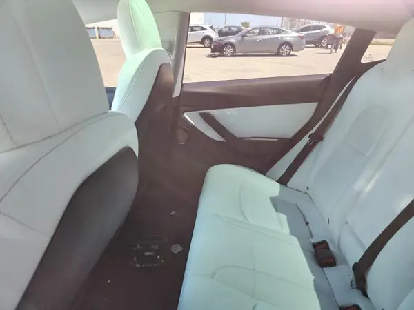5YJ3E1EB0LF712819 2020 TESLA MODEL 3 - Image 8