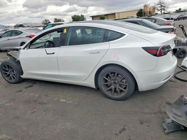 5YJ3E1EB0LF735436 2020 TESLA MODEL 3 - Image 2