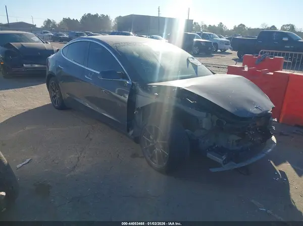 5YJ3E1EB0LF801242 2020 TESLA MODEL 3 - Image 1