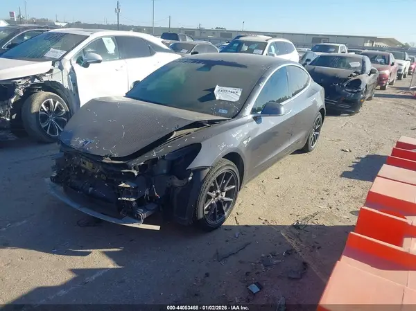 5YJ3E1EB0LF801242 2020 TESLA MODEL 3 - Image 2