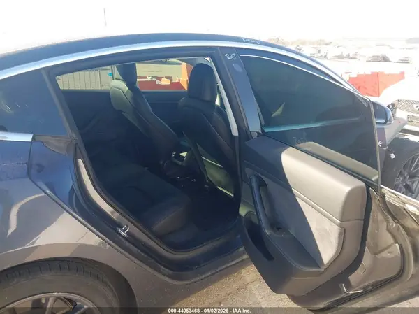 5YJ3E1EB0LF801242 2020 TESLA MODEL 3 - Image 8