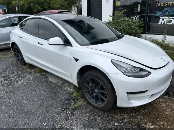 5YJ3E1EB0M855156 2021 TESLA MODEL 3 - Image 1
