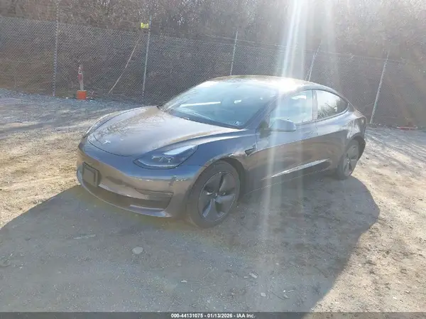 5YJ3E1EB0MF014826 2021 TESLA MODEL 3 - Image 2