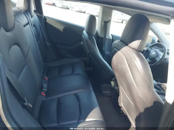 5YJ3E1EB0MF014826 2021 TESLA MODEL 3 - Image 8